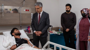Rektör Kuyrukluyıldız’dan Hastanede Tedavi Gören Öğrencilere Ziyaret