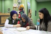 Renkler İyiliğe, Sanat Gönüllere Dokundu