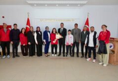 Üzümlü’de Başarılı Güreşçiler Kaymakamlık Makamında Ağırlandı