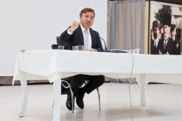 Vali Aydoğdu: “Çocuklarımıza Davranışlarımızla Örnek Olmalıyız”